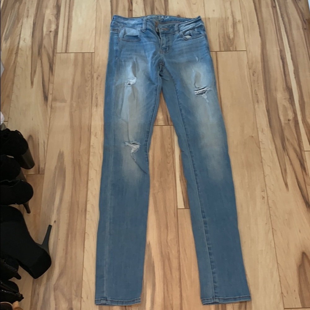 Light wash ripped jegging